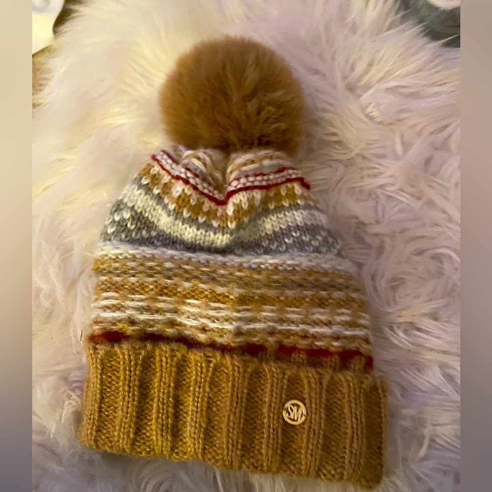 Steve Madden Fuzzy Hat 🧶